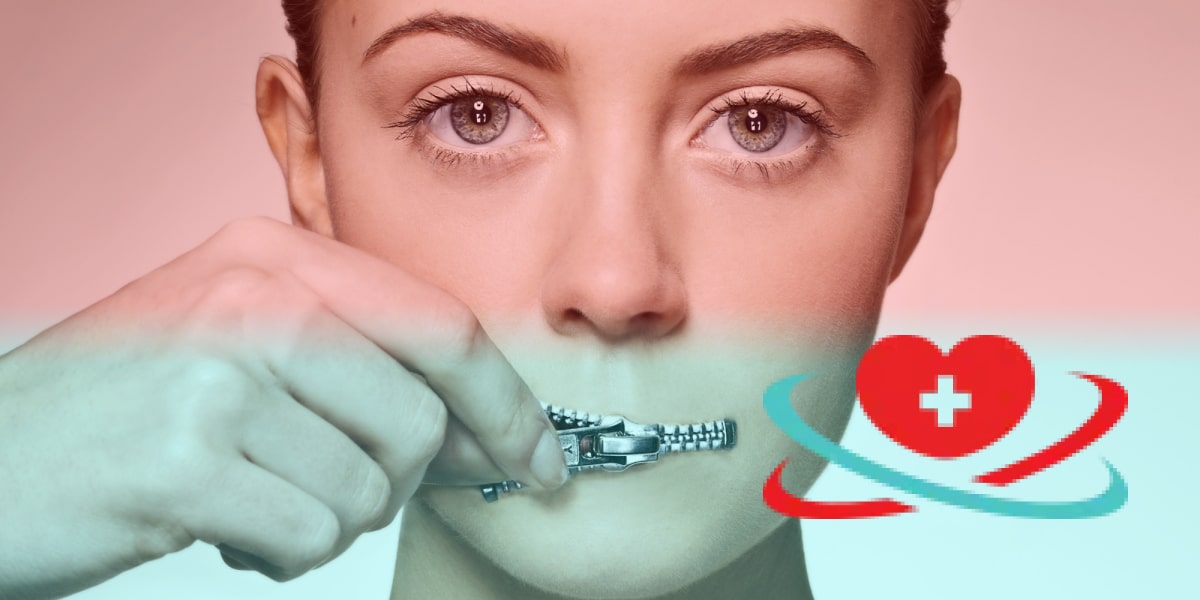 Девушка с молнией на рту